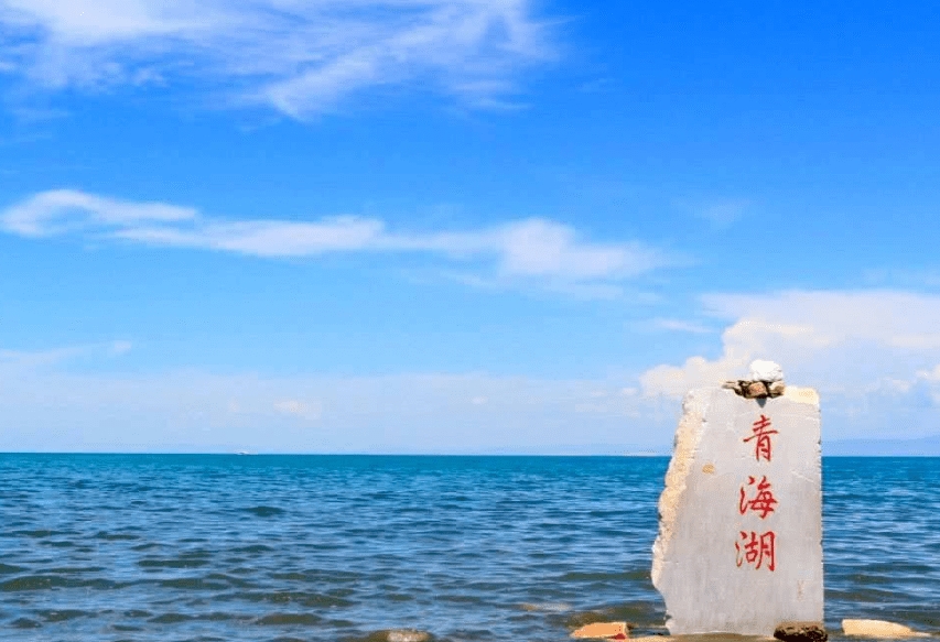 青海湖旅游 - 中国最大内陆咸水湖，壮丽风光尽收眼底