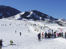 雪莲山高尔夫灯光滑雪场